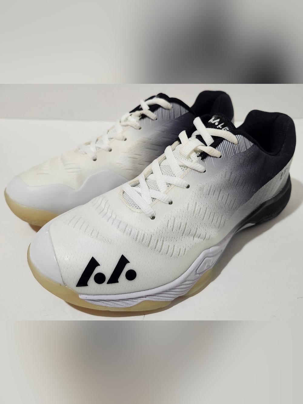 Lefus White and Black Gradient Athletic Sneakers Size 8.5